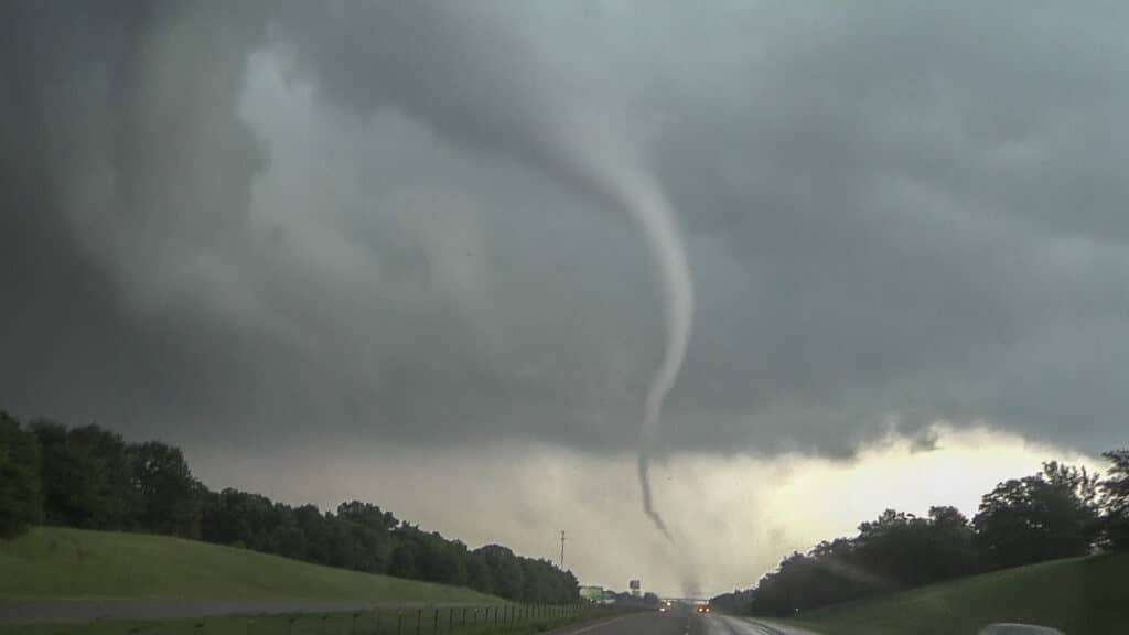 McLeod/Shawnee, OK Tornado May 24, 2011 (Video Still)