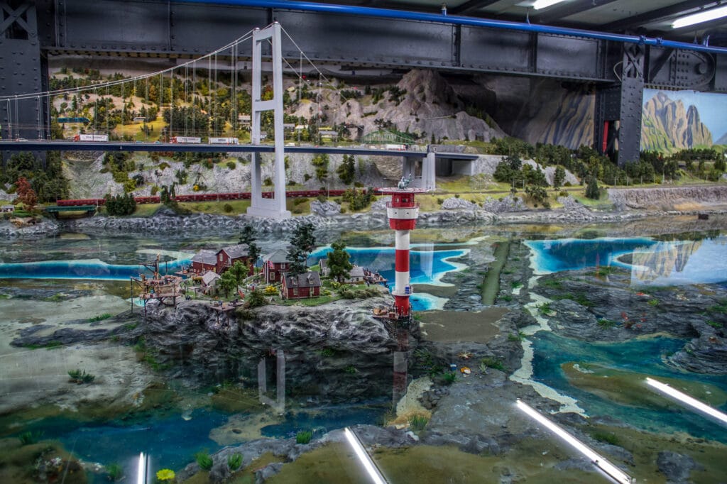 Bridge and Water with an island at Miniatur Wunderland