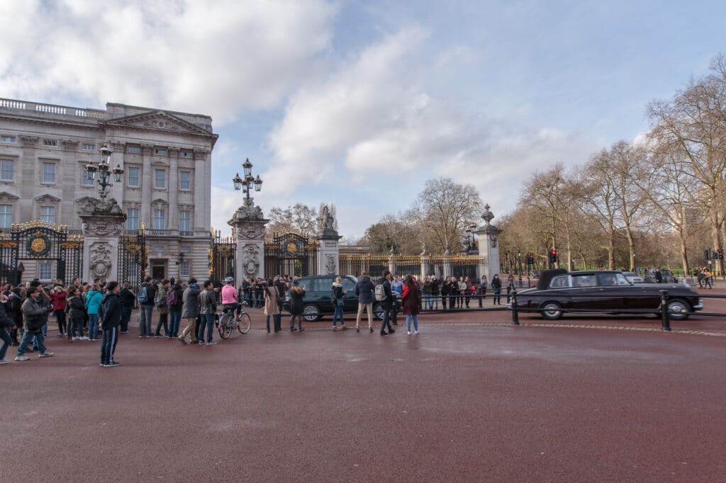 Cars leaving Buckingham Palace