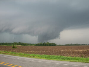 Tornado near Earle AR