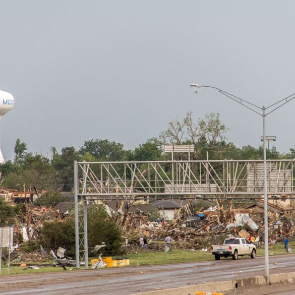 Looking Southeast off the 4th street bridge towards I-35/East Moore