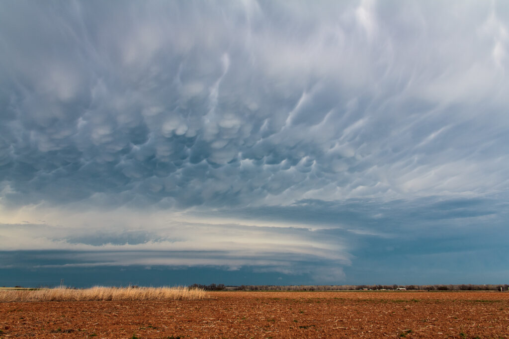 A Shelf Cloud near Maysville, OK on March 25, 2015
