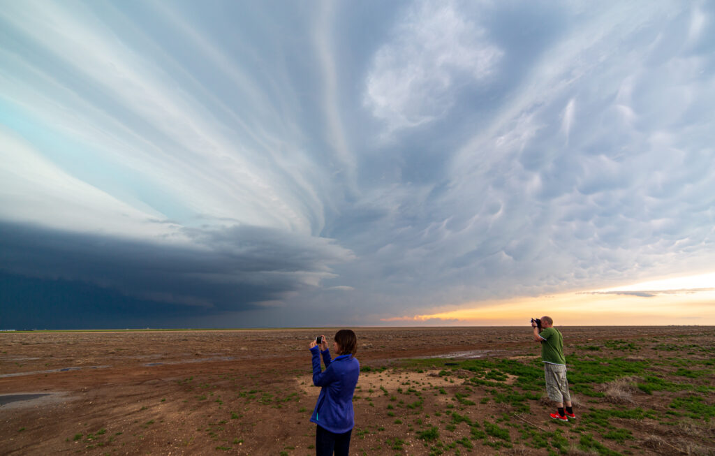 Shelf cloud near Spearman, TX on May 16, 2016