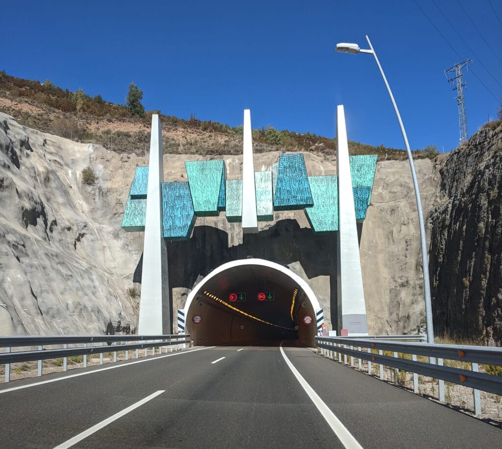 Tunnel Near IgriÃ©s