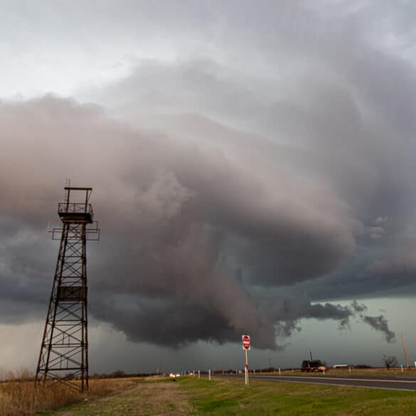 Supercell crosses US-287 near Goodlett, TX