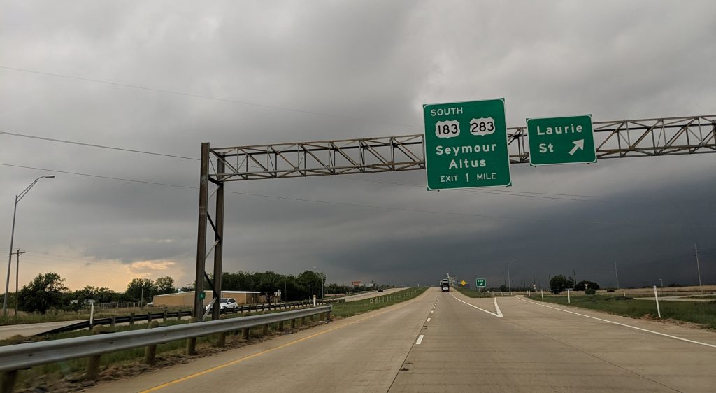 Approaching the Vernon Texas storm on US-287