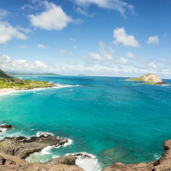 Beautiful tropical scene from the Makapuu Lookout on the island of Oahu in Hawaii