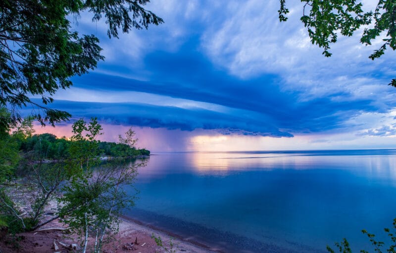 A thunderstorm over Lake Superior with a beautiful shelf cloud