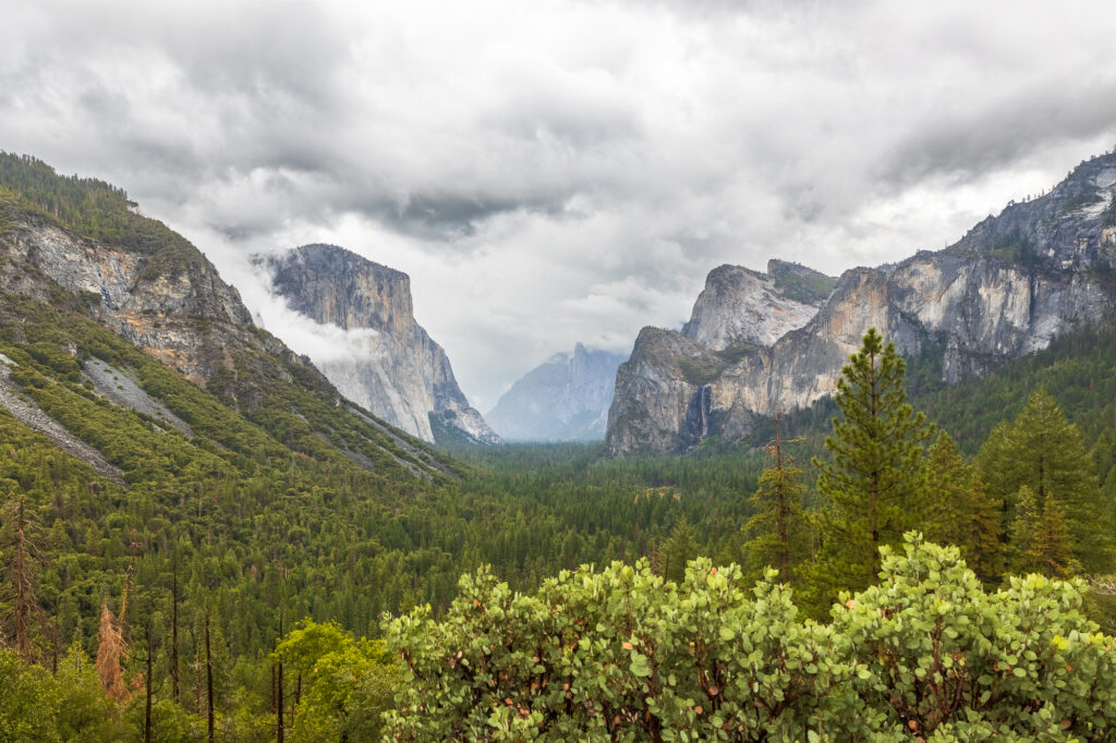 View of Yosemite Valley from the Tunnel View