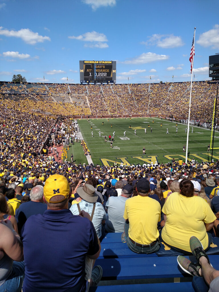 Michigan vs Hawaii 2016