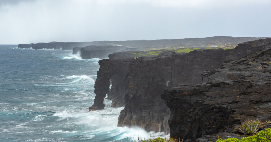 Hōlei Sea Arch in Hawaii Volcanoes National Park