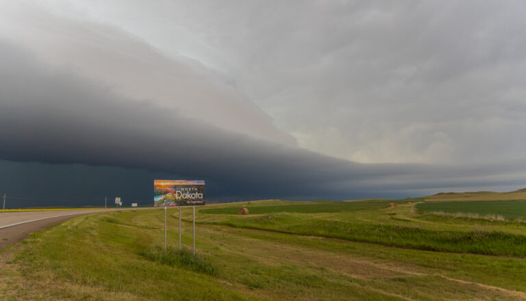 Storm Chase Log: Shelf Cloud in Northwest South Dakota - Ben