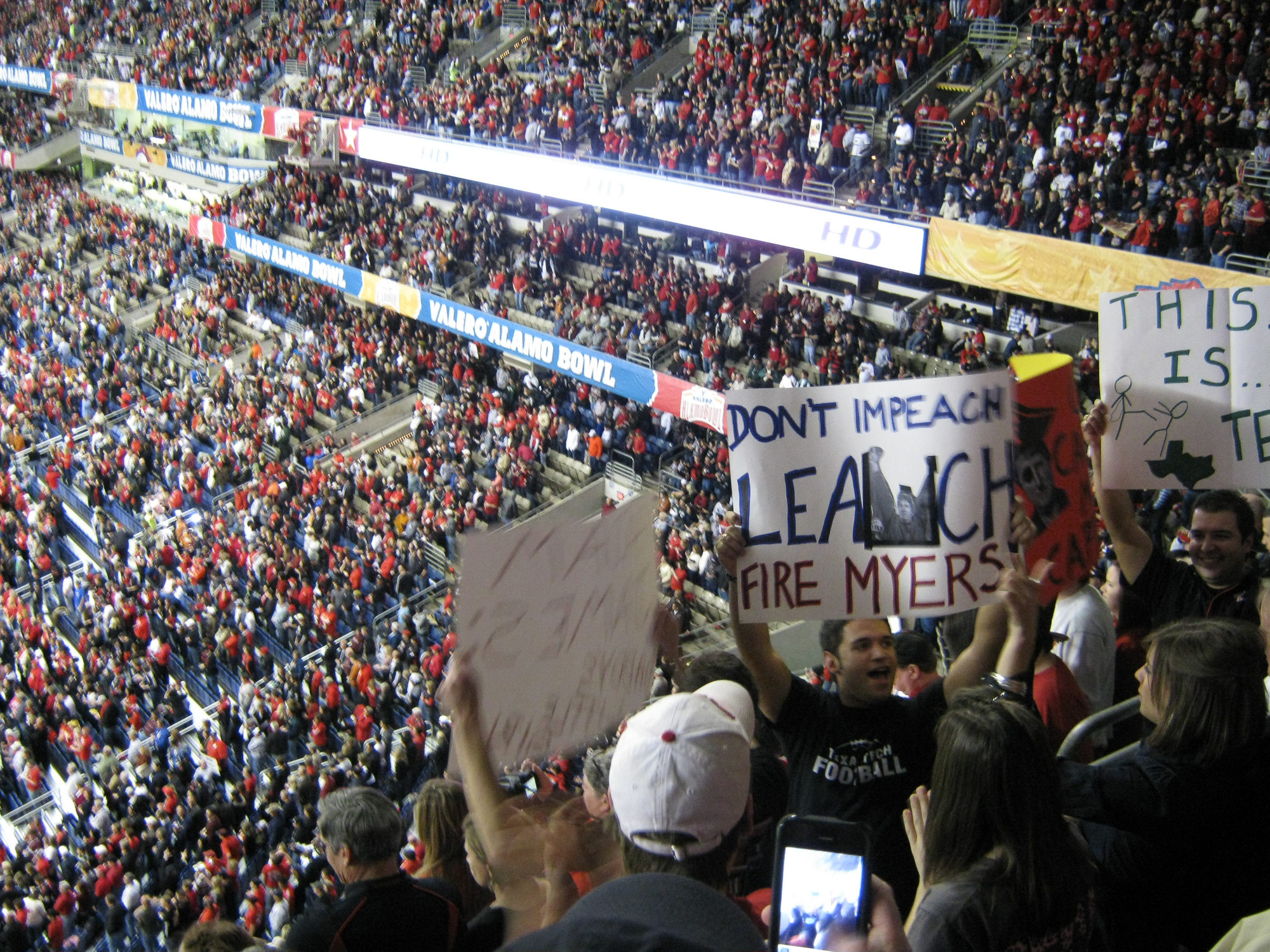 Mike Leach Support Signs
